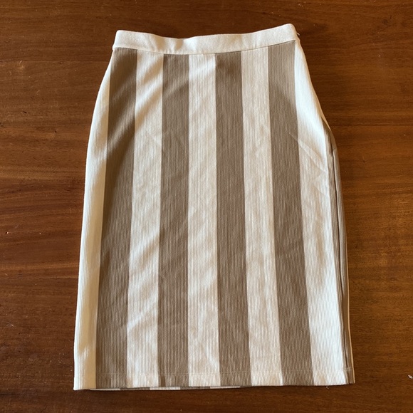 CLUB MONACO Ribbed Striped Pencil Skirt - Picture 2 of 6